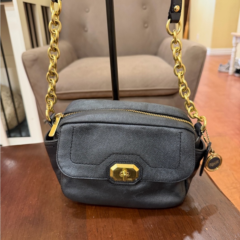 NWOT Coach Campbell Black Crossbody Cameral Bag with Gold Chain & Rare Hangtag